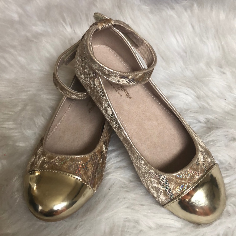 Girls BRAND NEW dress shoes